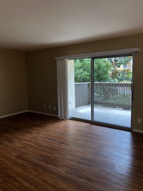 Building Photo - Prime Location in La Jolla!
