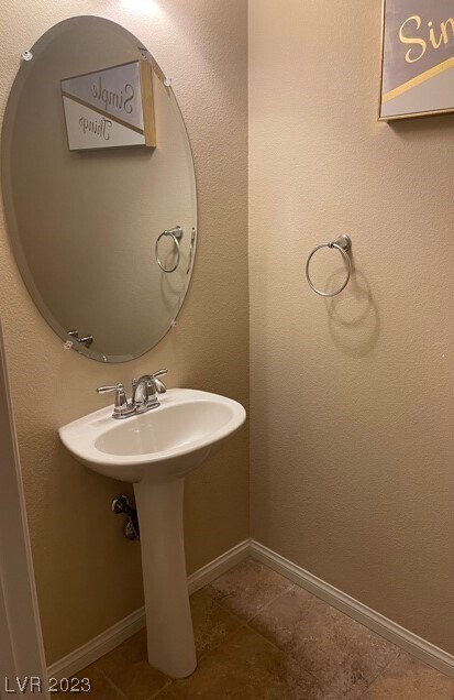 Building Photo - 6490 Parrot Ridge Ct