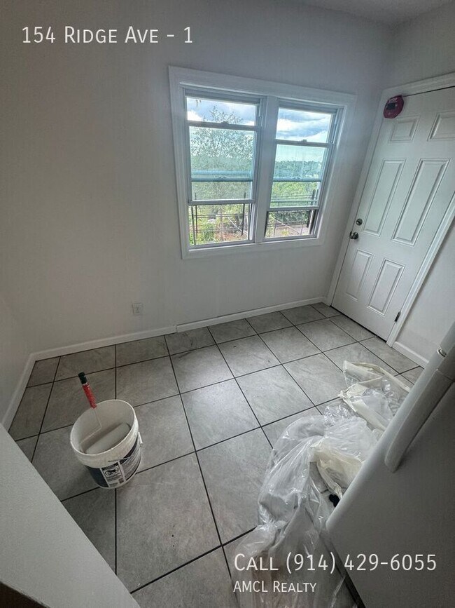 Building Photo - 154 Ridge Ave