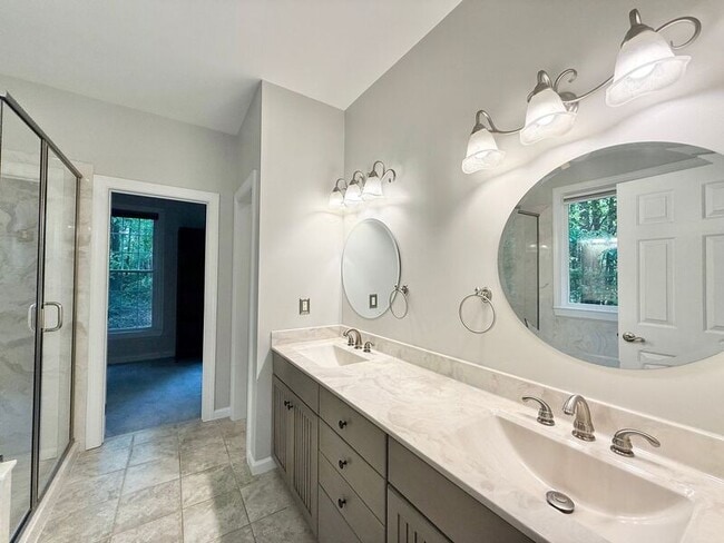 Building Photo - 9412 Springdale Dr