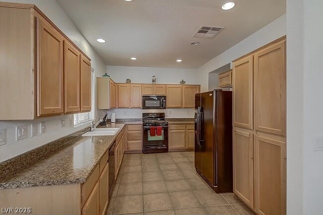 Building Photo - 10582 El Cerrito Chico St