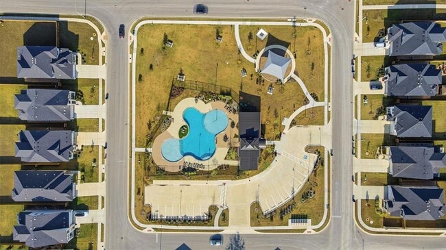 Building Photo - 4501 Bridal Veil Dr