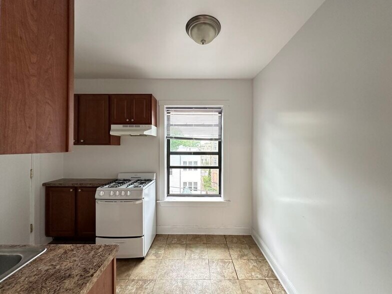 Building Photo - 2617 N Spaulding Ave