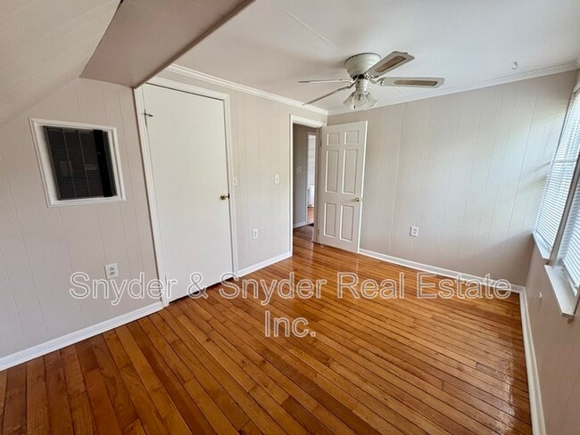 Building Photo - 605 Sackett Ave