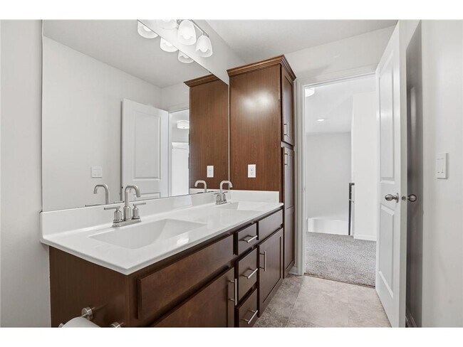 Building Photo - 5610 Xene Ln N