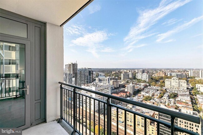 Building Photo - 2101 Market St