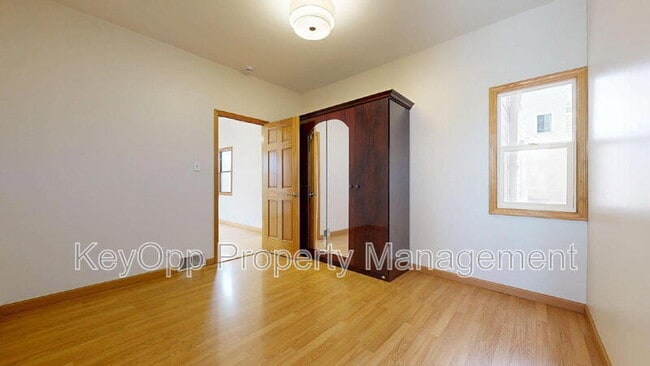 Building Photo - 806 34th Ave