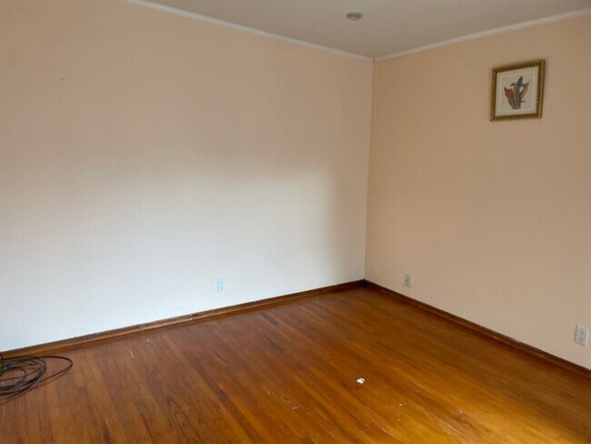 Building Photo - Adorable 1 bedroom 1 bath Apt/In Law Unit ...