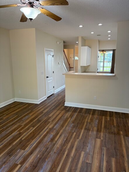 Building Photo - 2984 Sugarberry Ln