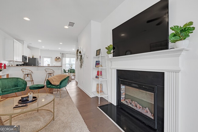 Building Photo - 909 Ambient Way