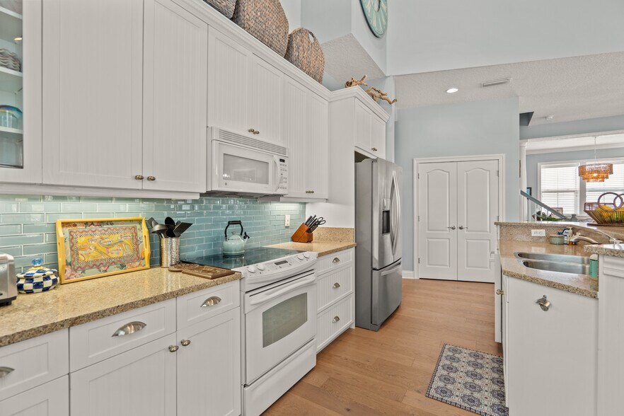 Building Photo - 788 Ocean Palm Way