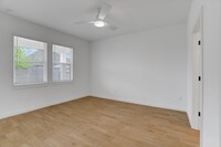Building Photo - 8438 Bay Rdg Cir