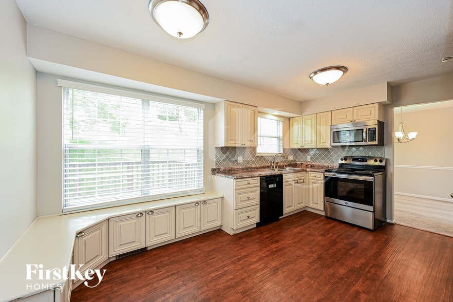 Building Photo - 5328 Orchard Dr