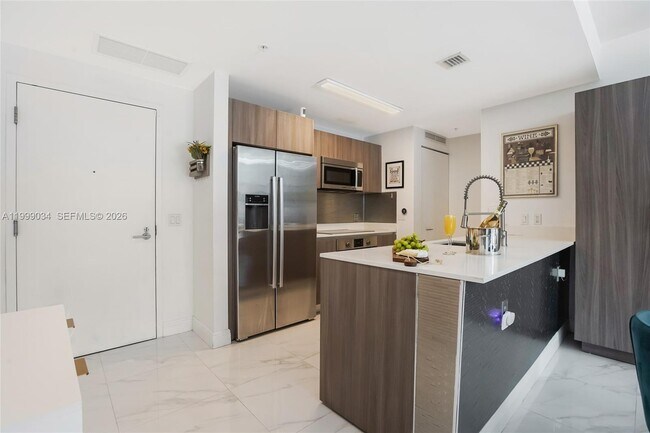 Building Photo - 201 SW 17th Rd