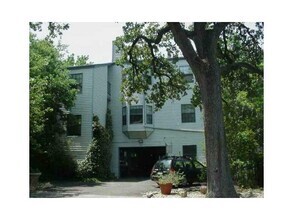 Building Photo - 303 W 35th St