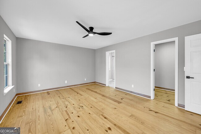 Building Photo - 106 Degrandis Ln NE