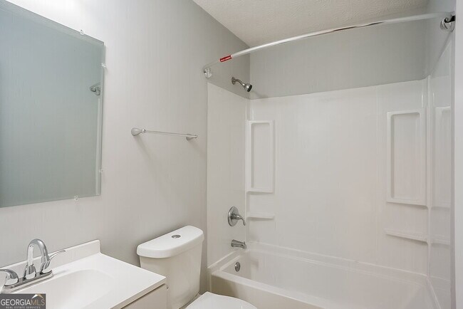 Building Photo - 5355 Forest Downs Cir