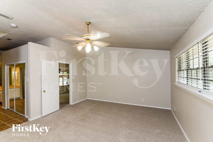 Building Photo - 303 Mountain Echo