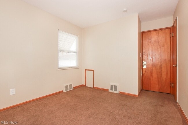 Building Photo - 15305 Rockside Rd