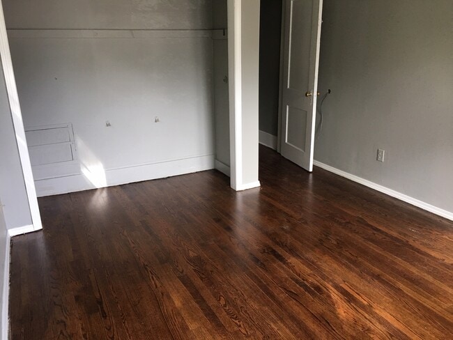 Building Photo - 2725 E 1st St