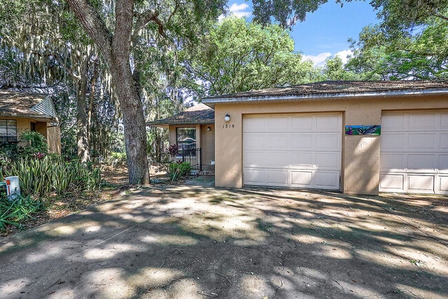 Primary Photo - 1319 Shady Terrace