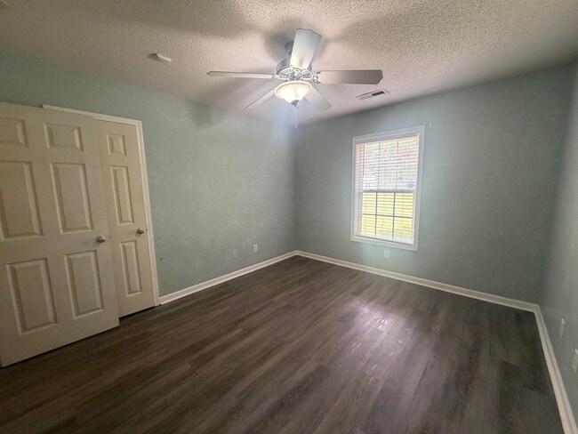 Building Photo - 30 Spanish Moss Cir