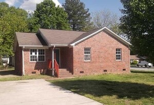 Building Photo - 915 Sharon St