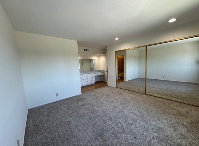 Bedroom - 400 N Acacia Ave