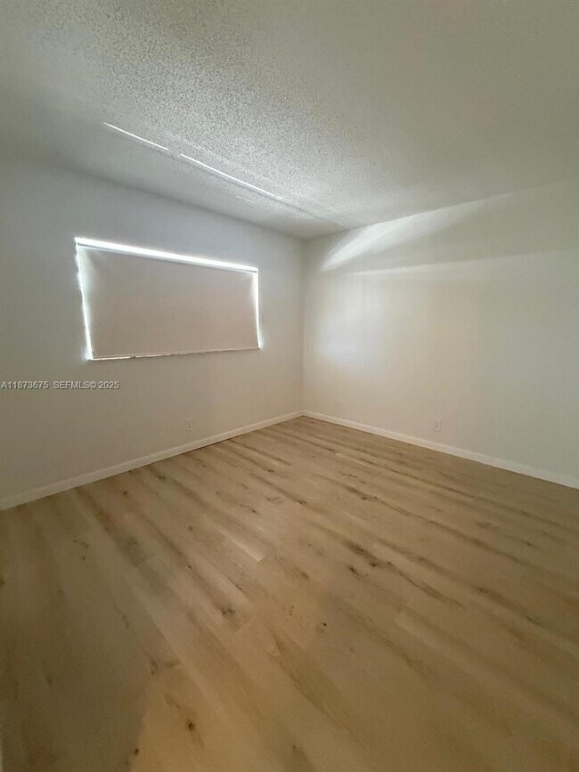 Building Photo - 7205 NW 5th Ct