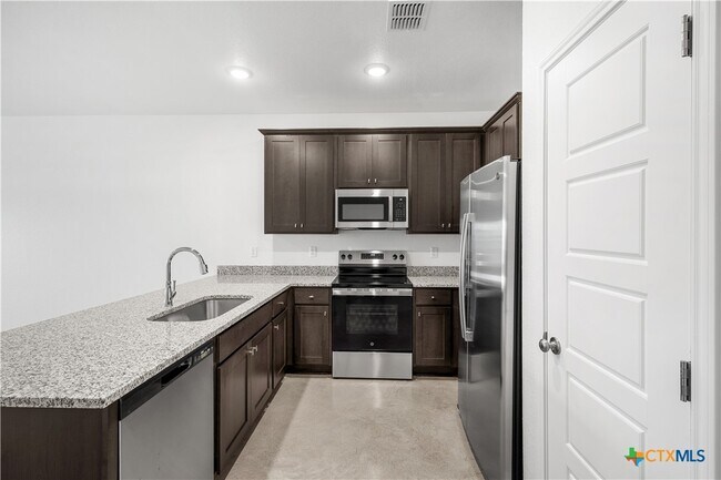 Building Photo - 1230 Concord Dr