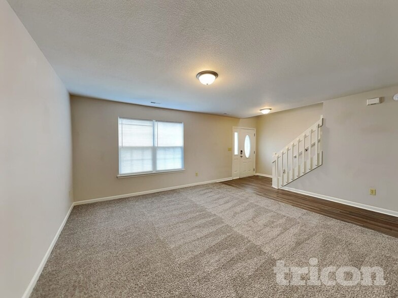 Building Photo - 87 Lasalle Ln