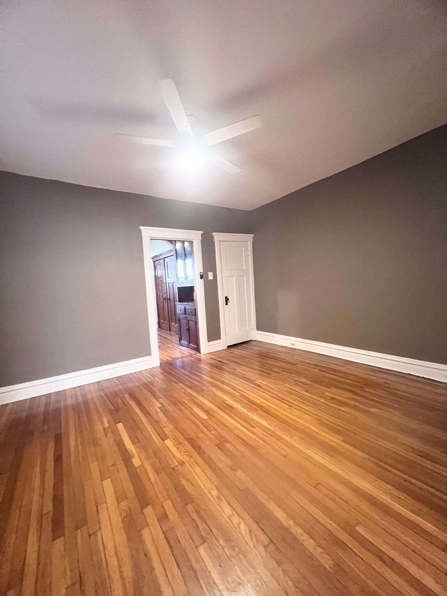 Building Photo - 4221 Botanical Ave