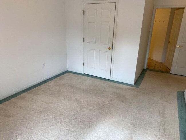 Building Photo - 13070 W Bluemound Rd