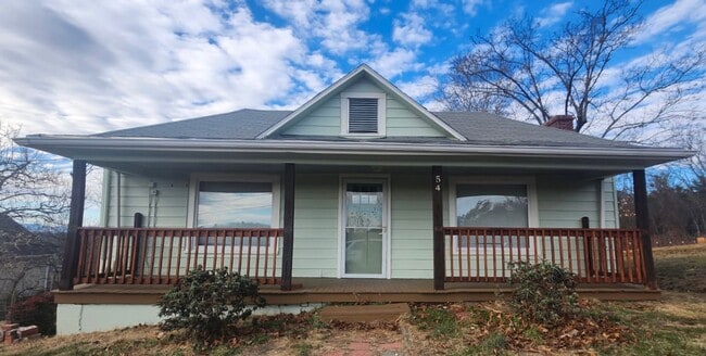 Building Photo - Woodfin - 1920's Cottage