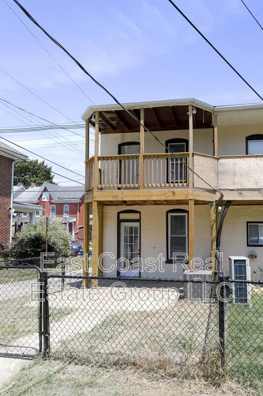 Building Photo - 131 Fairground Ave