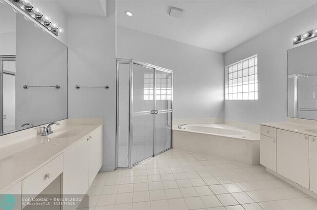 Building Photo - 9631 Orchid Grove Trail