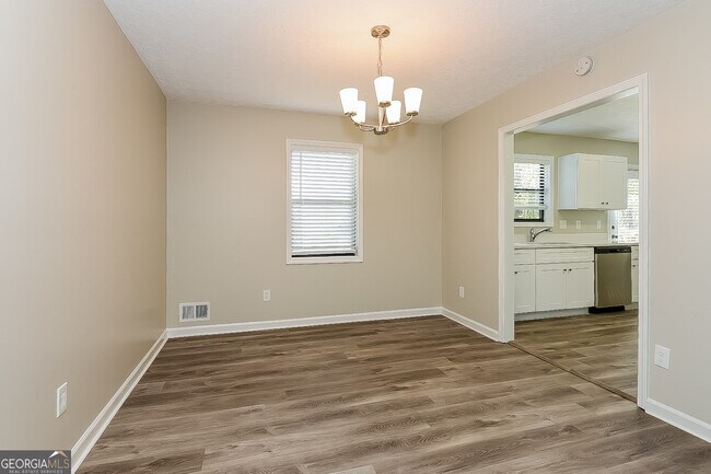 Building Photo - 8050 Sumit Wood Dr NW