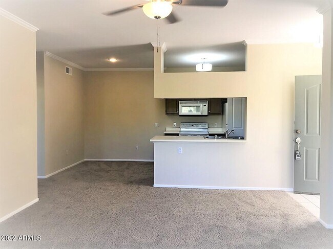 Building Photo - 16013 S Desert Foothills Pkwy