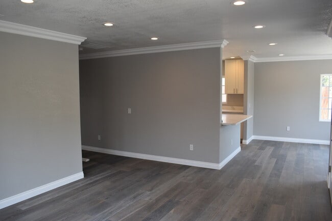 Building Photo - 3128 Marlborough Ave