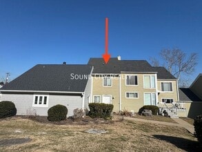 Building Photo - 403 Raintree Dr