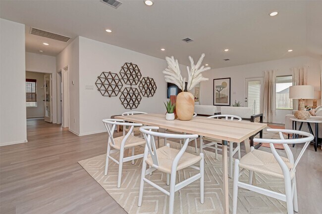 Building Photo - 21119 Bella Coral Dr