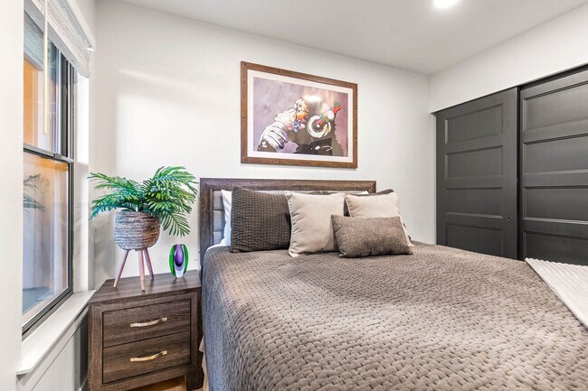 Building Photo - 2 BD & 2 BA | FURNISHED | TV and Internet Included | Pet Considered- Fees apply