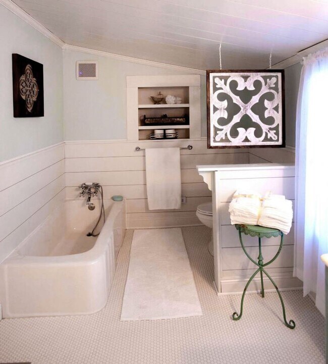 Building Photo - 1228 Mississippi St