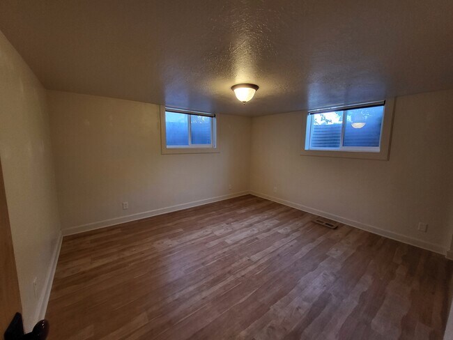 South bedroom-basement-1 - 1905 Saint Marys Dr