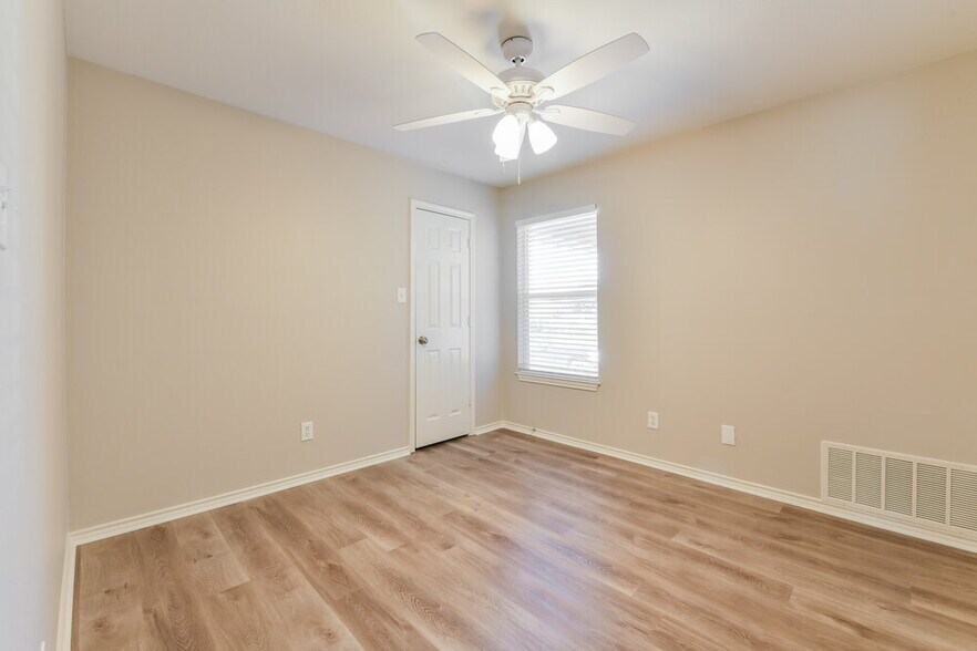 Building Photo - 6437 Starnes Rd