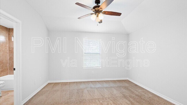 Building Photo - 6962 Lakeview Dr.