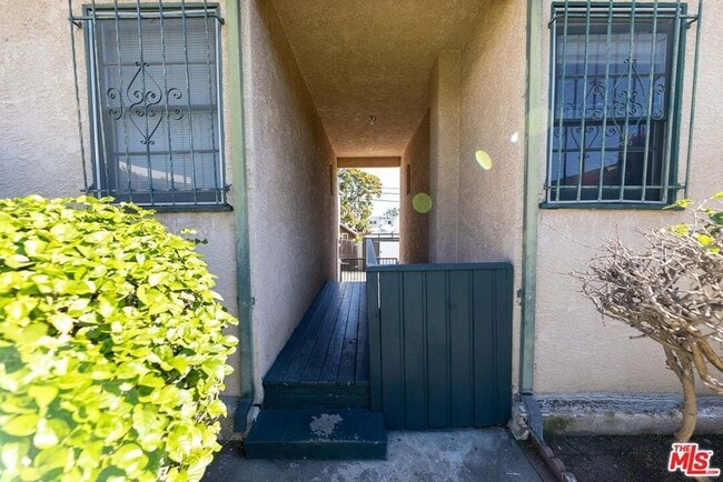 Building Photo - 1940 S Robertson Blvd