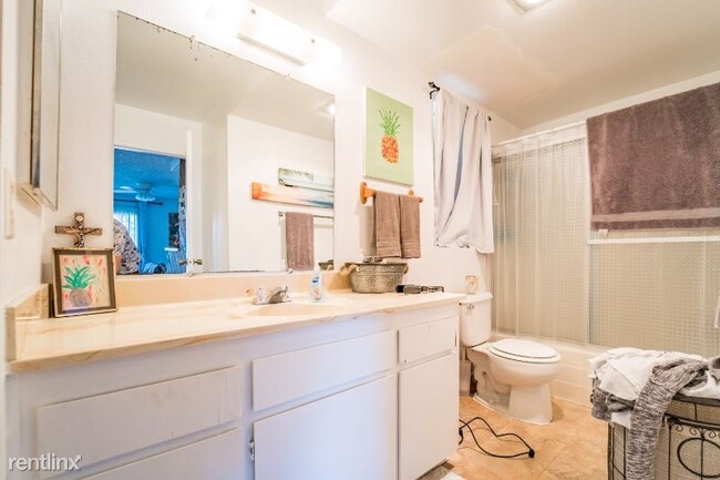 Building Photo - Studio, 1 bath Apartment - 240 Iron Dr
