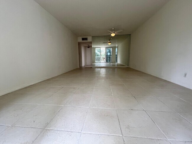 Building Photo - 3540 S Ocean Blvd