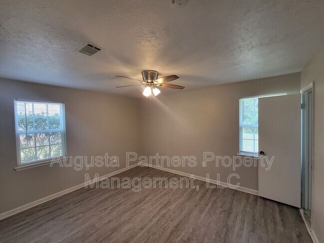 Building Photo - 156 Griswood Dr